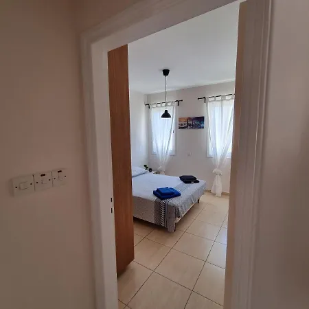 Ancient - Cozy Place Next To The Sea, Marina, Historical Sites, Buses, Mall, And Market Paphos