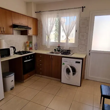 Ancient - Cozy Place Next To The Sea, Marina, Historical Sites, Buses, Mall, And Market Paphos