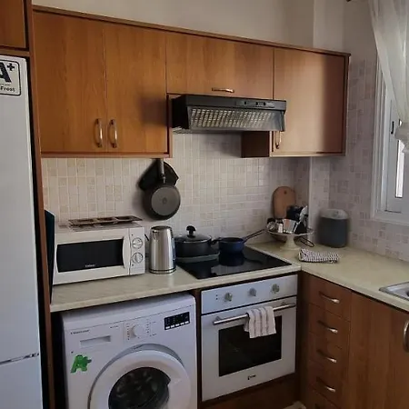 Ancient - Cozy Place Next To The Sea, Marina, Historical Sites, Buses, Mall, And Market Apartman