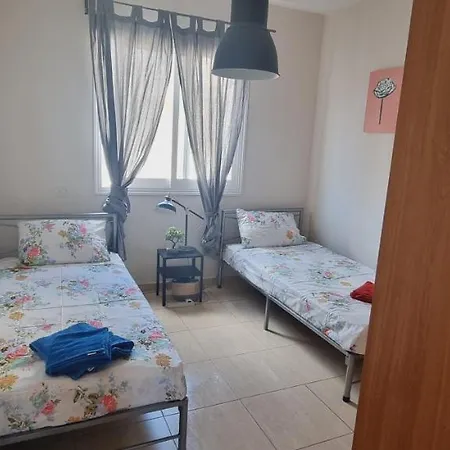 Ancient - Cozy Place Next To The Sea, Marina, Historical Sites, Buses, Mall, And Market דירה *