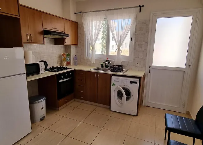 Ancient - Cozy Place Next To The Sea, Marina, Historical Sites, Buses, Mall, And Market Paphos