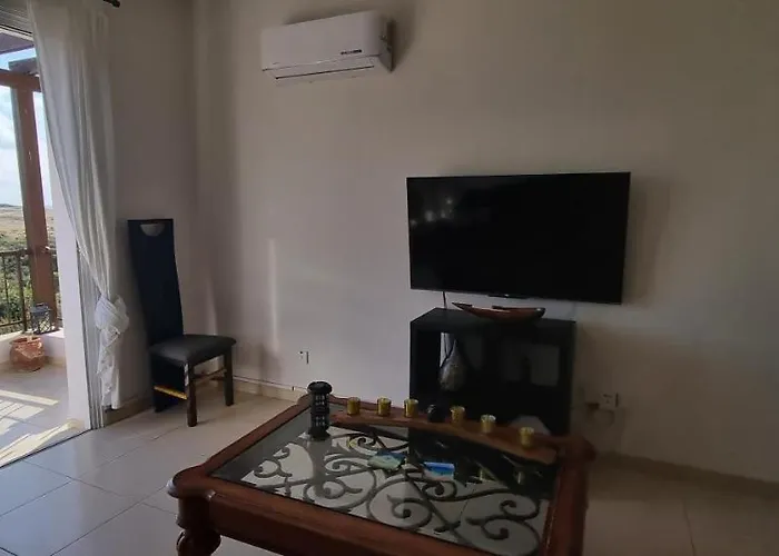 Ancient - Cozy Place Next To The Sea, Marina, Historical Sites, Buses, Mall, And Market *