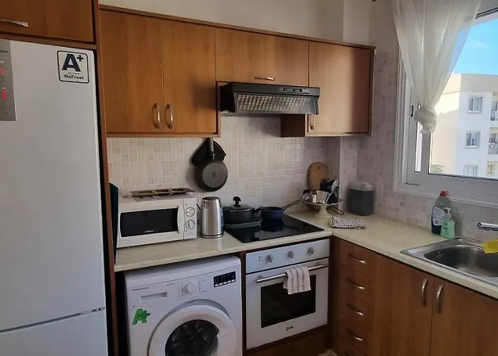 Ancient - Cozy Place Next To The Sea, Marina, Historical Sites, Buses, Mall, And Market Appartement