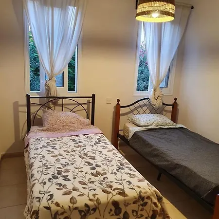 Ancient - Cozy Place Next To The Sea, Marina, Historical Sites, Buses, Mall, And Market *