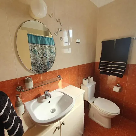 Ancient - Cozy Place Next To The Sea, Marina, Historical Sites, Buses, Mall, And Market Apartman Paphos