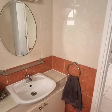 Apartament Ancient - Cozy Place Next To The Sea, Marina, Historical Sites, Buses, Mall, And Market Paphos