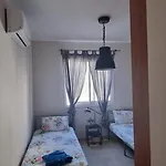 דירה Ancient - Cozy Place Next To The Sea, Marina, Historical Sites, Buses, Mall, And Market *