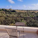 Ancient - Cozy Place Next To The Sea, Marina, Historical Sites, Buses, Mall, And Market דירה