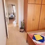 Ancient - Cozy Place Next To The Sea, Marina, Historical Sites, Buses, Mall, And Market דירה